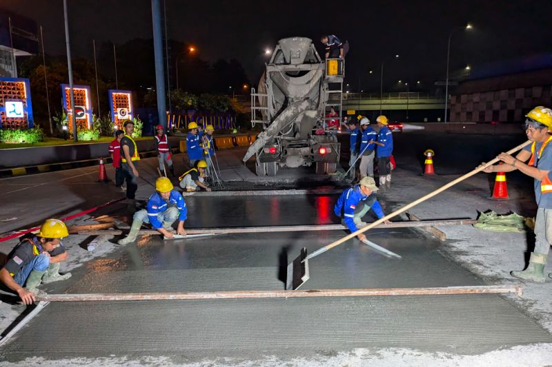 Perkerasan jalan, Jasa Marga tutup GT Tomang hingga Minggu