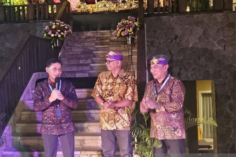 ITS hibahkan GPS bawah laut kepada Pemkab Klungkung Bali