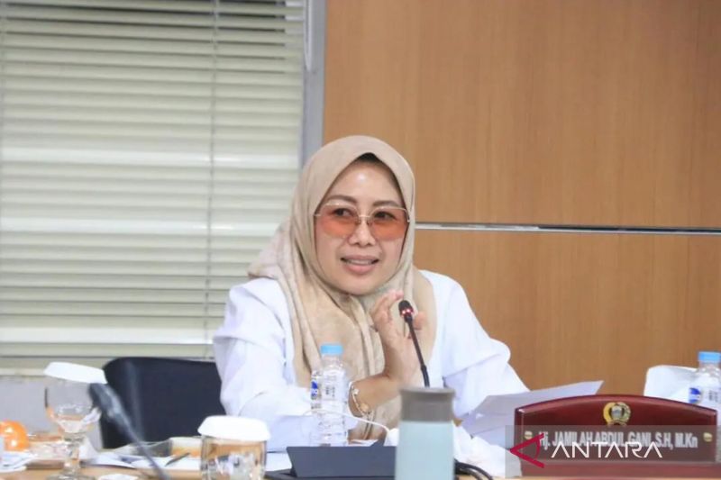 Jelang HUT ke-500 Jakarta, DPRD dorong perbaikan jalan rusak di Jakbar