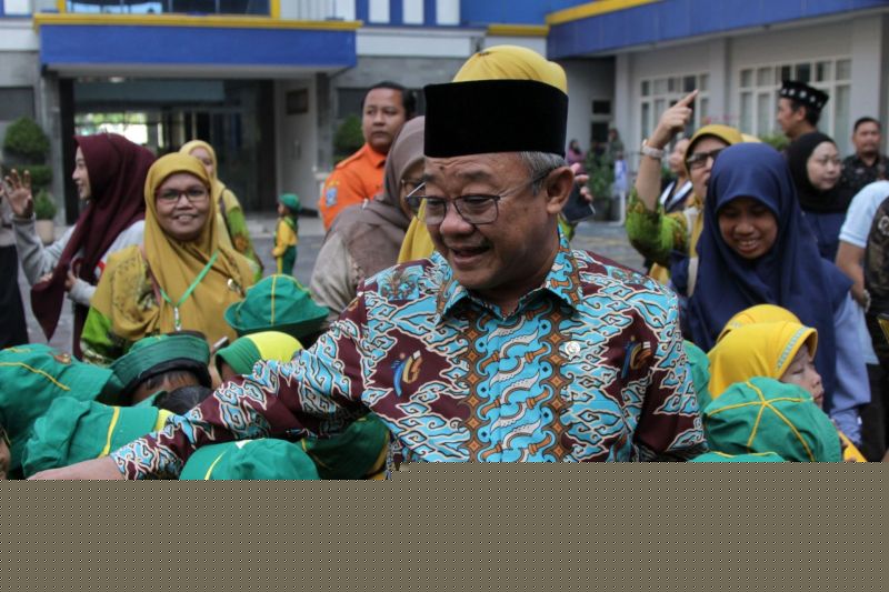 Mendikdasmen ajak perkuat perlindungan anak dari dampak negatif gawai