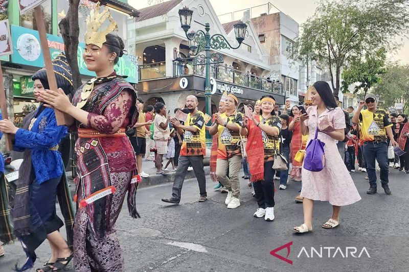 Usung toleransi, warga perantau Sumut gelar pawai budaya di Malioboro