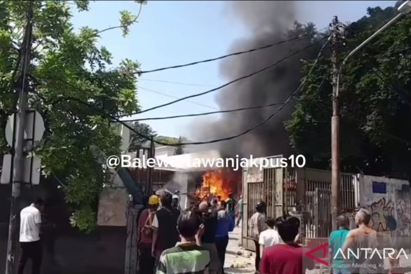 polisi-konfirmasi-tak-ada-rumah-ibadah-dirusak-saat-bentrokan-menteng