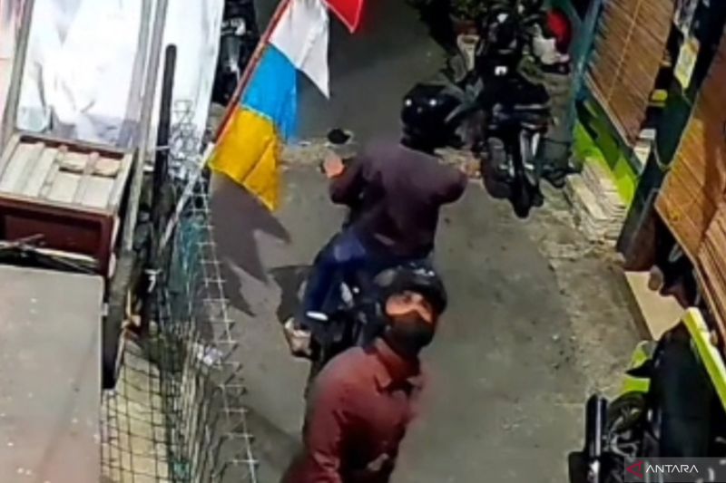polisi-selidiki-pencurian-motor-yang-terekam-cctv-di-jaktim