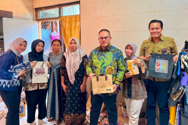 Bersama PNM Mekaar mesin jahit tua mampu hidupi lima keluarga