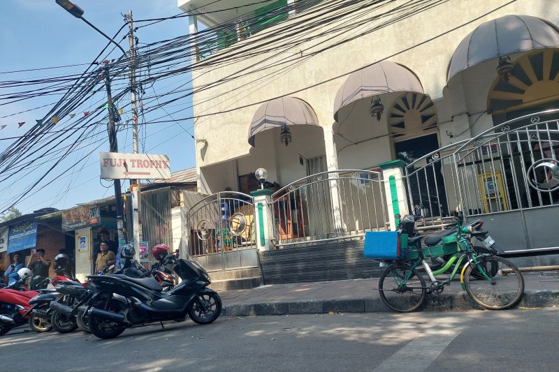 Camat Menteng pastikan gerobak nasi uduk korban bentrokan diganti