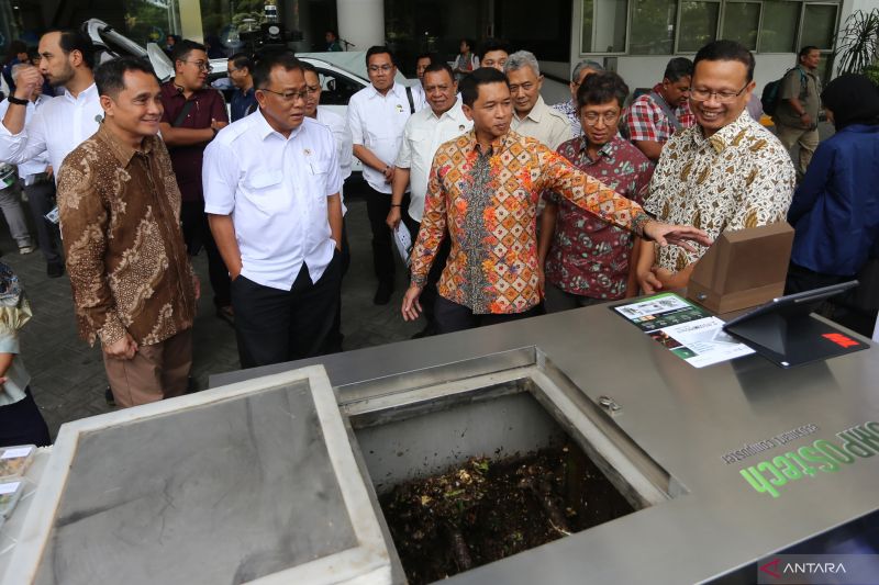 Menteri LH dorong kolaborasi ITS terapkan inovasi limbah untuk MBG