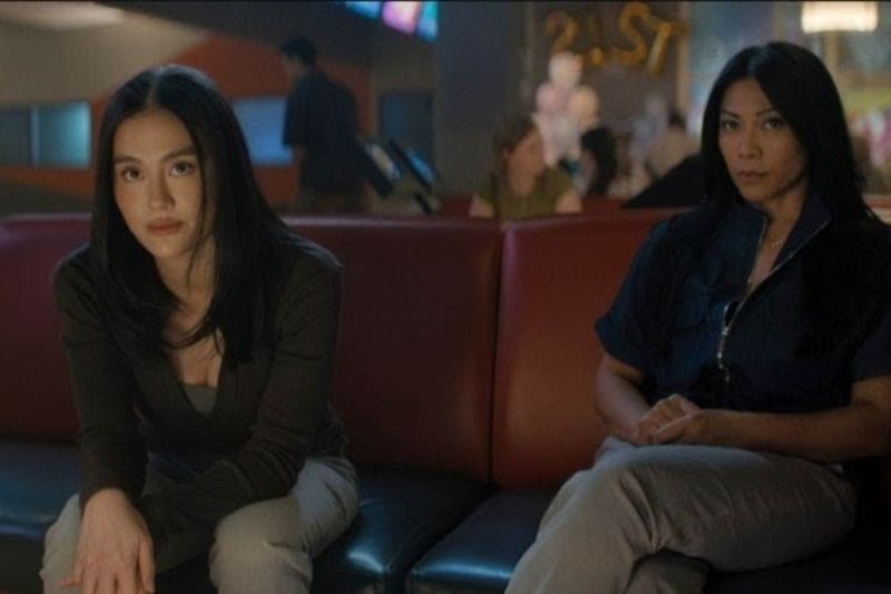 Alan Ritchson, Agnez Mo, dan Anggun mewakili "Reacher" di Comic-Con