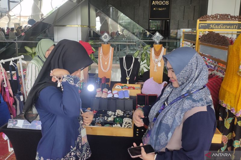 Genjot daya saing produk, 40 perajin ikuti kurasi Dekranasda Jakbar