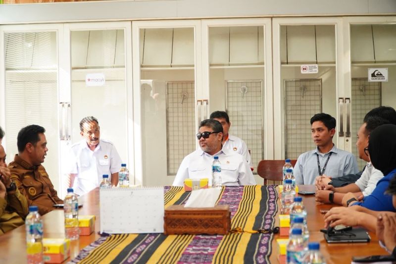 said-iqbal-minta-pt-samwon-membuka-ruang-dialog-sebelum-putuskan-phk