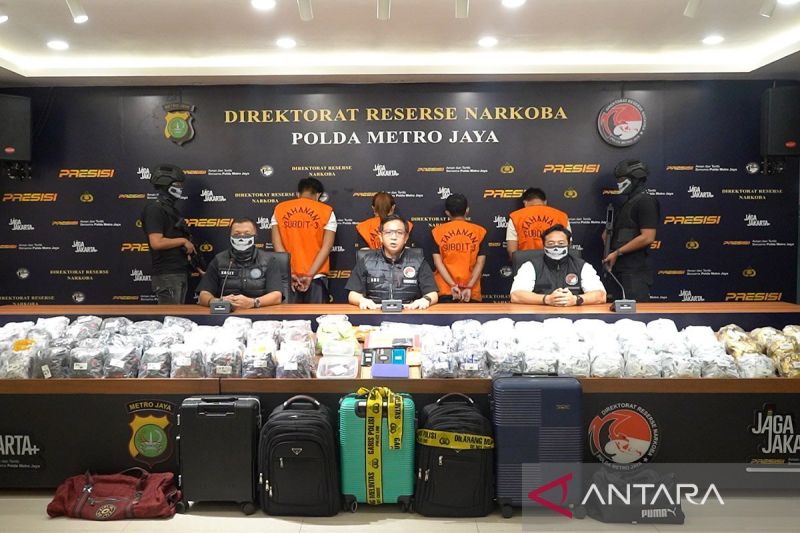polda-metro-jaya-ungkap-kasus-ribuan-cartridge-etomidate-di-dua-lokasi