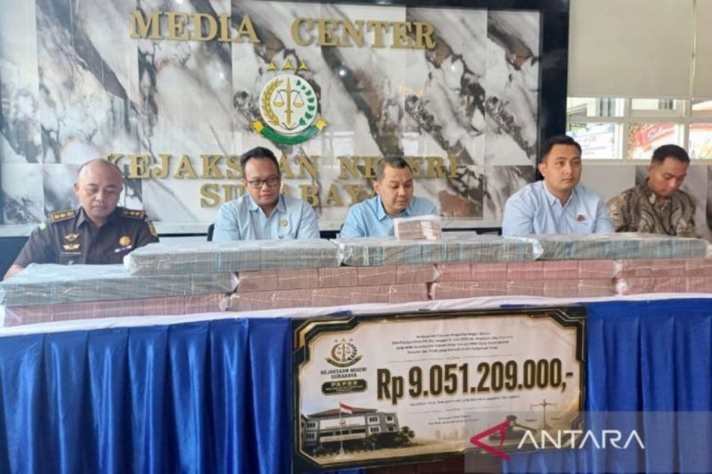 Kejari Surabaya setor Rp9,05 miliar hasil rampasan TPPU judi online