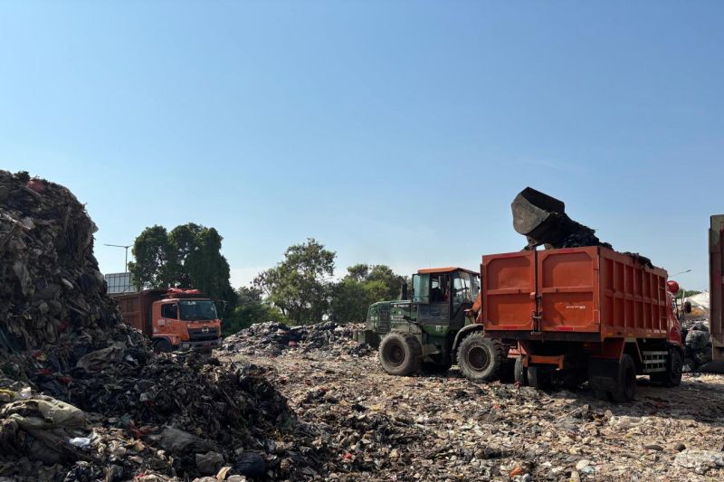 Kelurahan Pluit olah sampah jadi pupuk organik