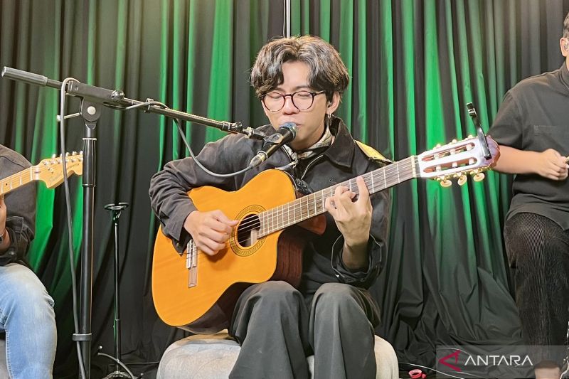 Aku Jeje akui wajib makan rujak sebelum menulis lagu