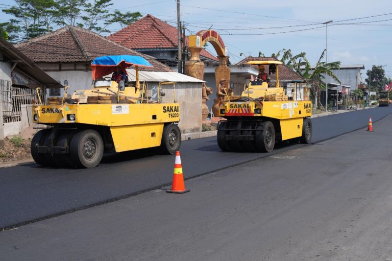 menteri-pu-jalan-gondanglegi-balekembang-malang-dukung-pariwisata