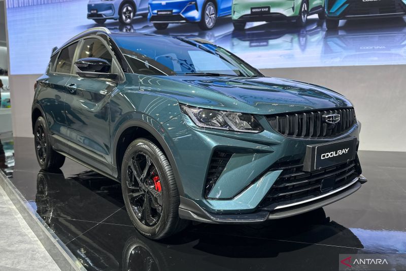 geely-tantang-pasar-mobil-bensin-dengan-luncurkan-coolray-di-giias