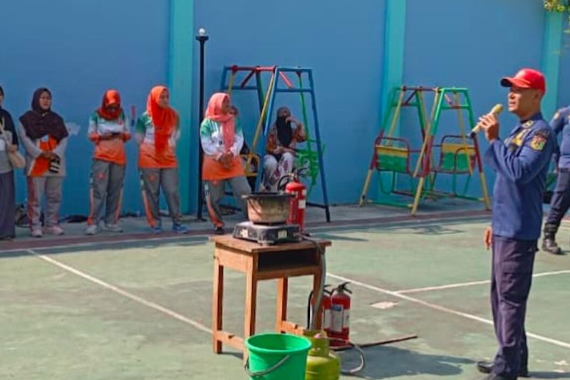 Gulkarmat Jakut & Kep Seribu edukasi kesiapsiagaan kebakaran kepada pelajar