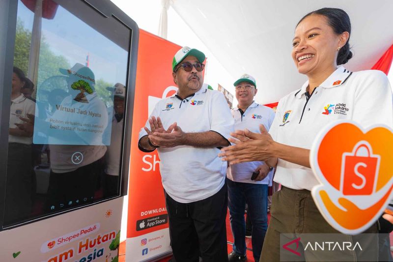 Peringati Hari Mangrove Sedunia, Rano Karno sempat jajal Tanam Pohon Virtual di Shopee