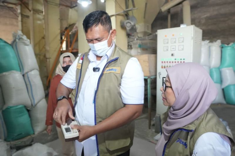 bulog-pastikan-kualitas-beras-mitra-di-demak-sangat-baik
