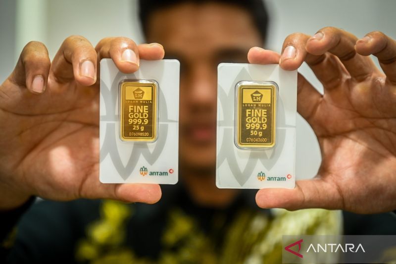 awal-agustus-harga-emas-antam-turun-rp20000-ke-rp2603-jutagr