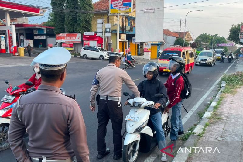 Polres Kuningan tindak 67 pelanggar knalpot brong