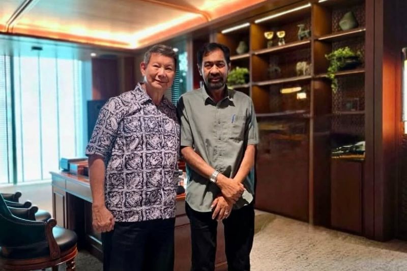 gubernur-aceh-minta-bantuan-hasyim-kembangkan-kek-arun-untuk-migas