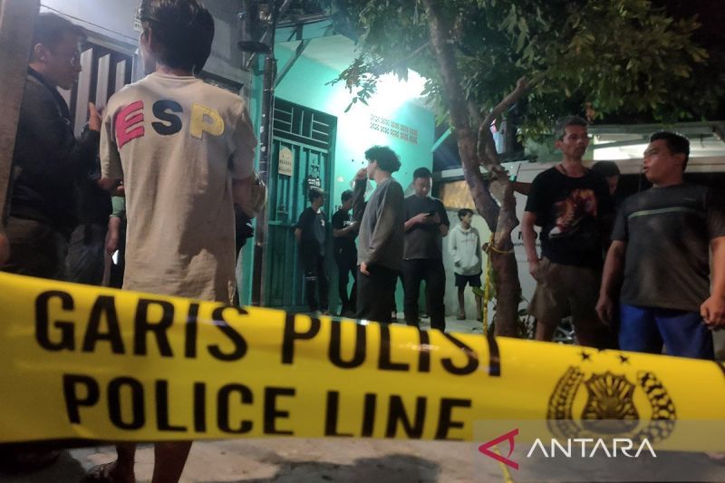 polisi-temukan-jasad-lansia-di-kamar-mandi-rumah-di-ciracas