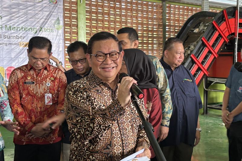 Pramono ingatkan jajaran DLH jangan tangani sampah setengah hati