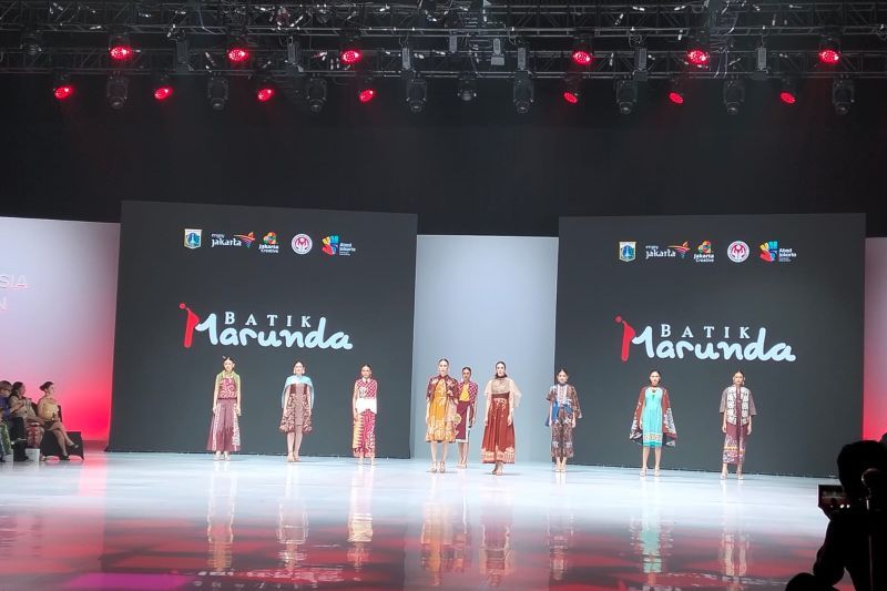 Warga Rusun Marunda hadirkan koleksi batik di Indonesia Fashion Week