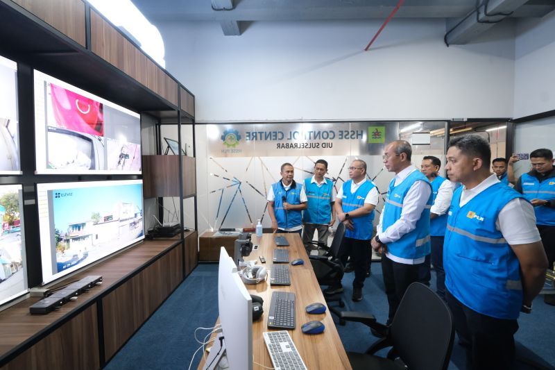 pln-uid-sulselrabar-resmikan-hsse-control-center-perkuat-keselamatan