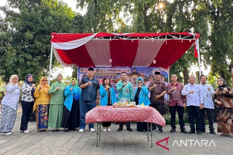 pemkab-bekasi-berdayakan-perempuan-lewat-pameran-srikandi-kreatif