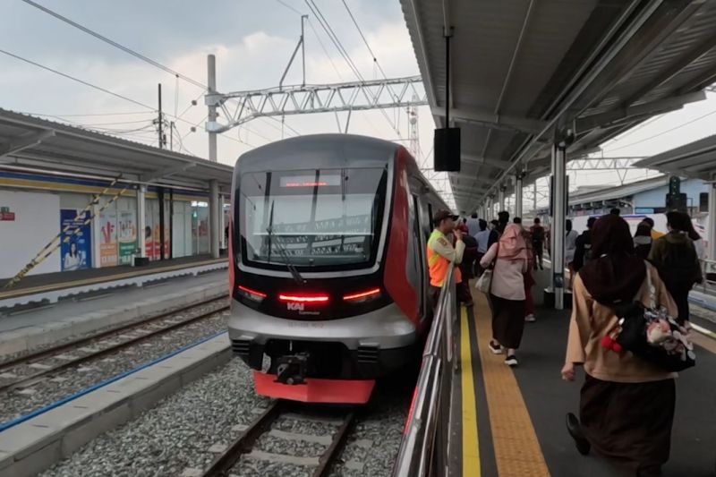 Stasiun Bogor kini layani KRL 12 kereta di semua peron