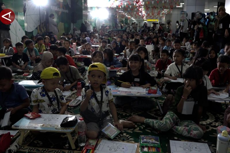 Dinas PPAPP peringati Hari Anak dengan edukasi kreatif di LRT Jakarta