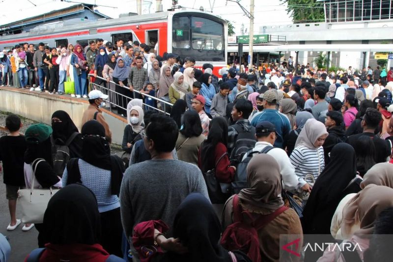 kai-commuter-line-jabodetabek-layani-178-juta-perjalanan-januari-juni