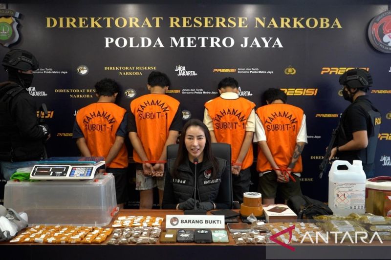polda-metro-jaya-sita-995-gram-tembakau-sintetis-dari-sindikat-pengedar