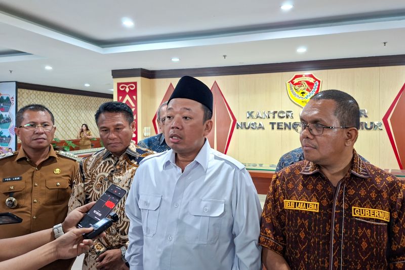 Nusron targetkan pelayanan balik nama hak tanah selesai 10 hari
