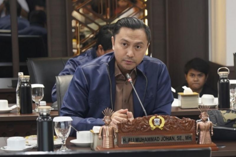HUT ke-25, Demokrat Jakarta tanam mangrove di Kepulauan Seribu