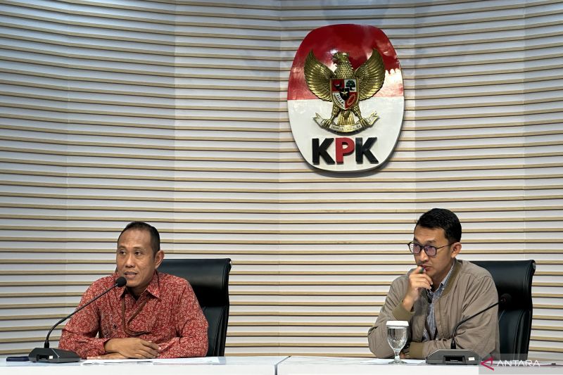 KPK tahan tiga tersangka kasus dugaan korupsi dalam digitalisasi SPBU