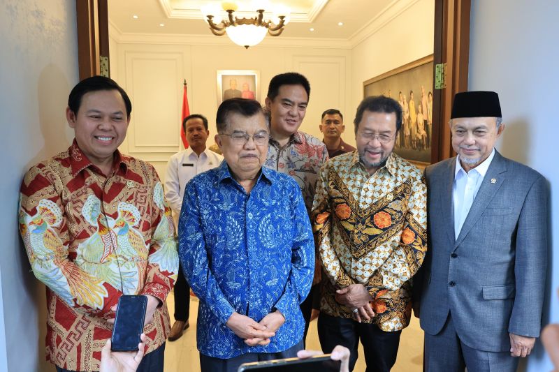 Pimpinan DPD RI kunjungi kediaman JK sampaikan undangan sidang tahunan