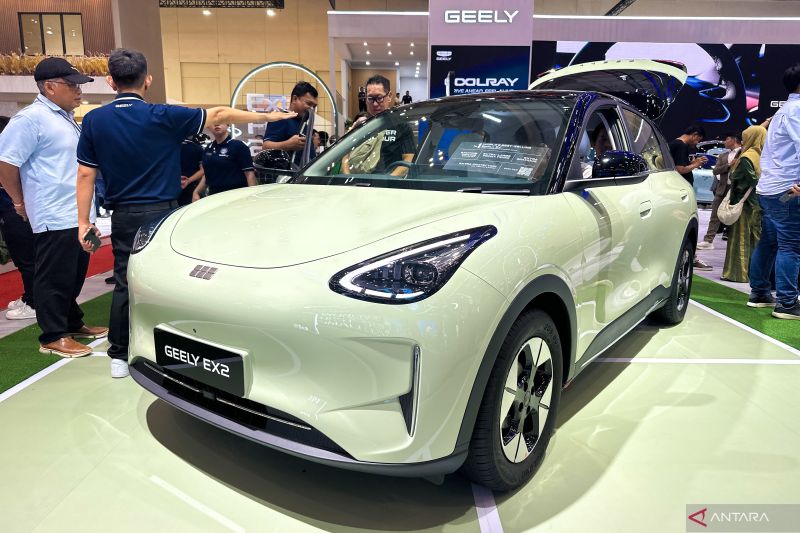 Lebih dari 2.000 Geely EX2 siap kirim, EV Rp200 jutaan dengan warna baru di GIIAS