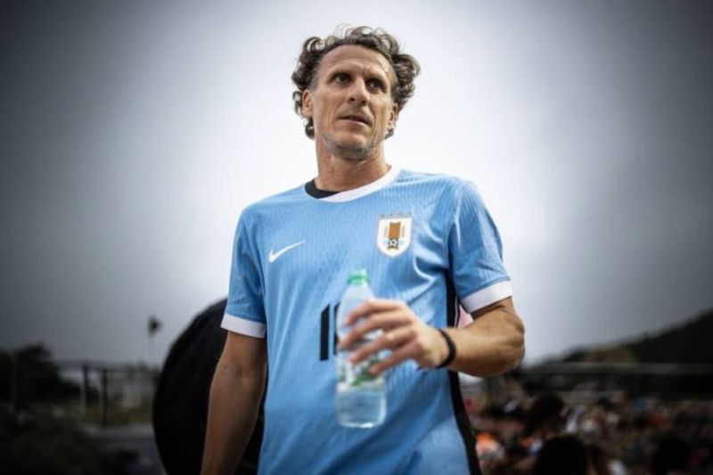 Diego Forlan jadi pelatih interim timnas Uruguay