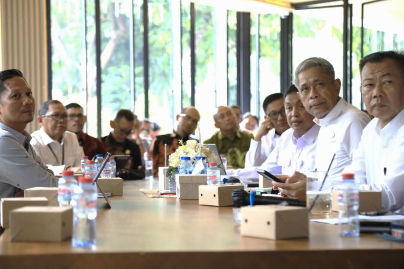 Wamensos cek progres pembangunan SR Probolinggo hingga Polewali Mandar