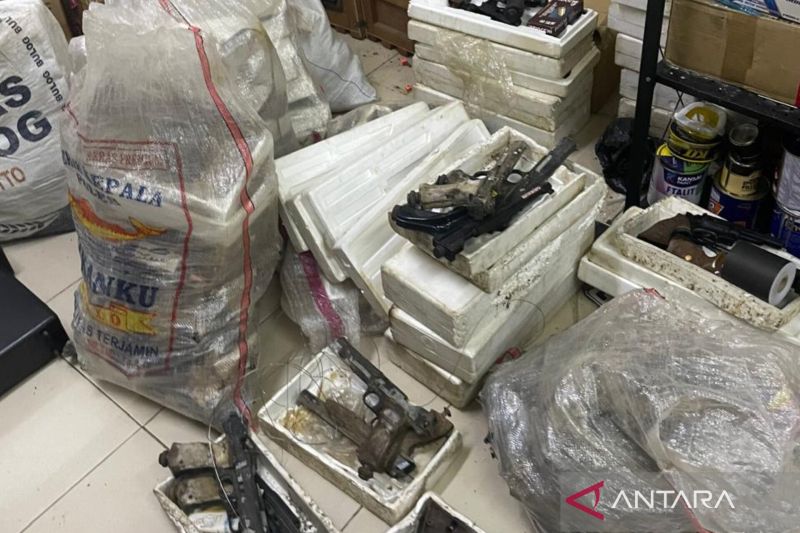 Polisi usut temuan senjata api dan "airsoft gun" di sekolah swasta Jaksel