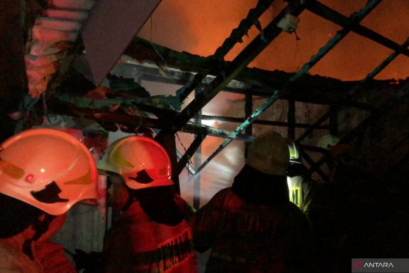 75 personel padamkan kebakaran rumah di Matraman Jaktim