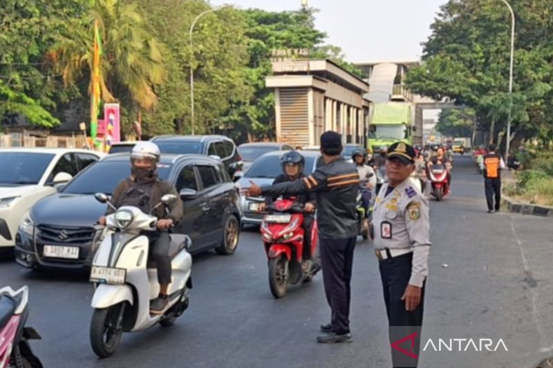 Sudinhub Jaktim urai kemacetan akibat proyek jalan di Cakung