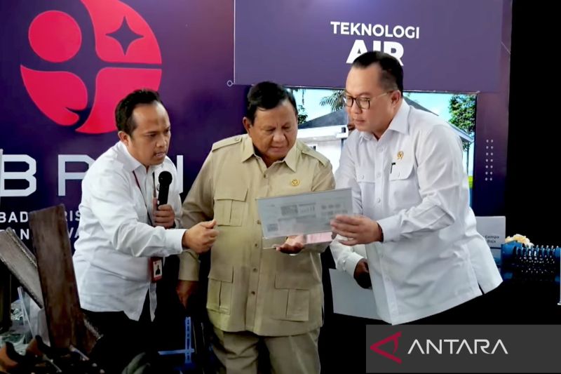 Prabowo lihat satu per satu hasil riset dan inovasi BRIN di Istana