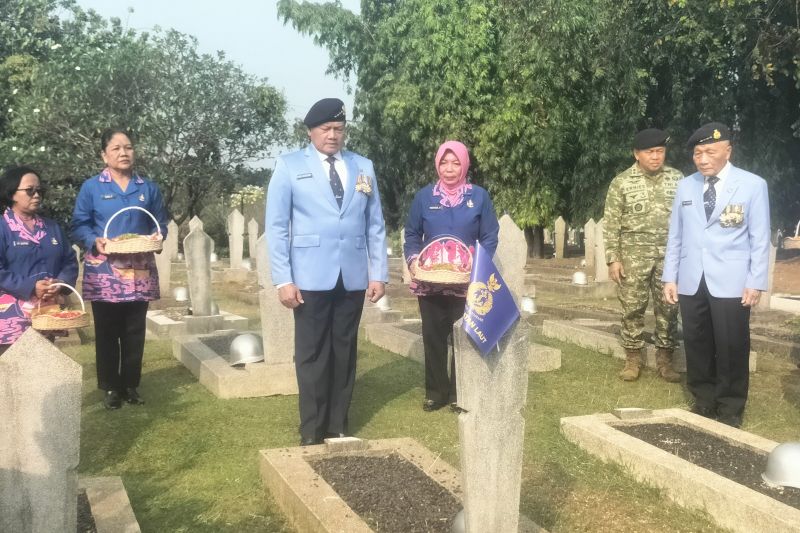 PPAL kenang jasa para pahlawan dengan berziarah ke TMP Kalibata
