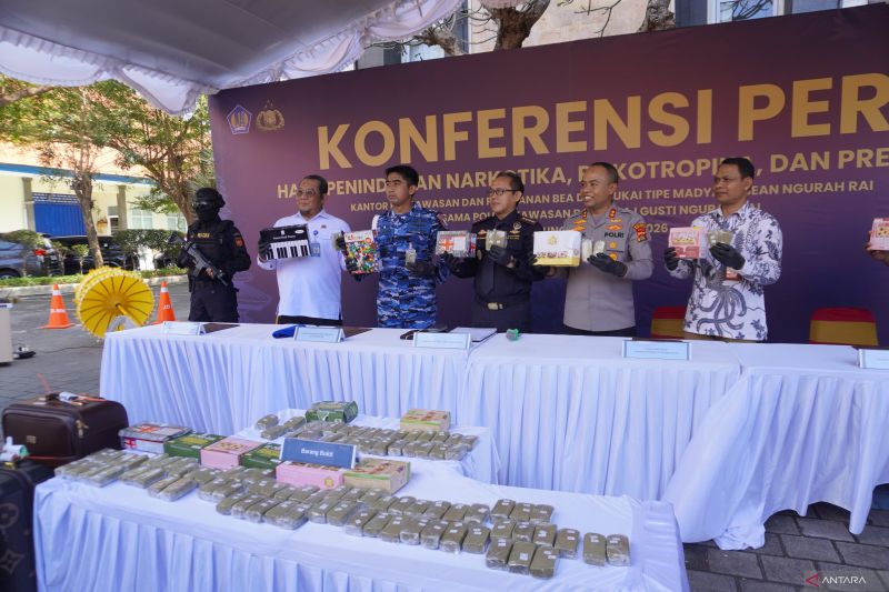 Bea Cukai Bali gagalkan dua WNA selundupkan 10,1 kg ganja