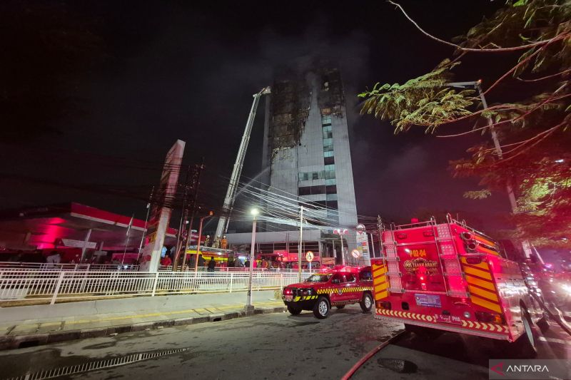 Damkar: Kebakaran Gedung Bapenda terjadi di lantai 11-16