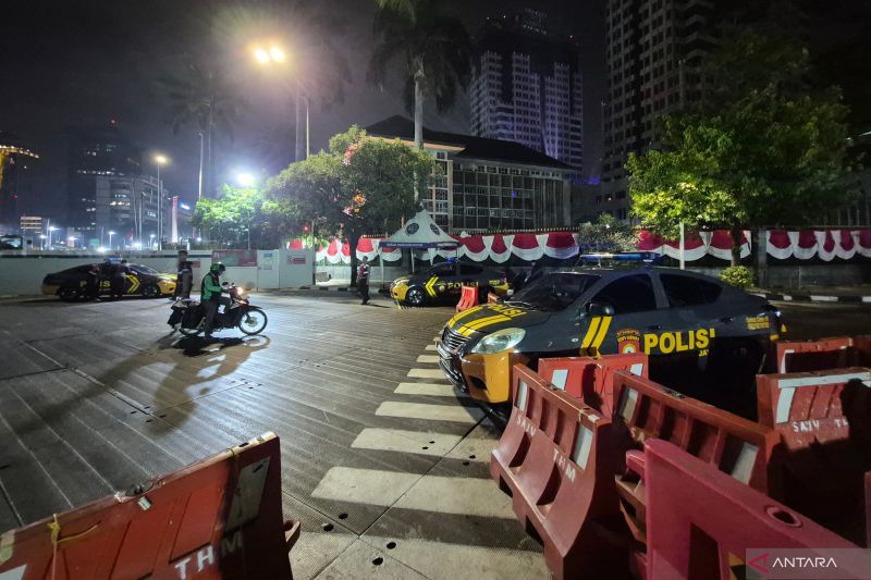 Jalan Abdul Muis ditutup hingga pemadaman api selesai