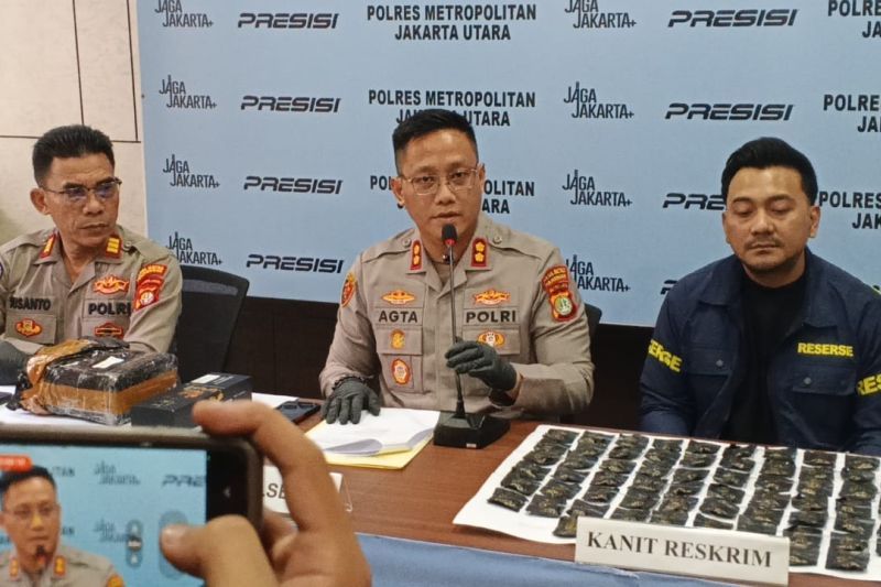 Polisi tangkap komplotan pencuri dan penadah motor curian di Jakut